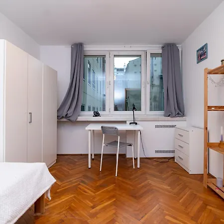 Regem Nowogrodzka Warsaw