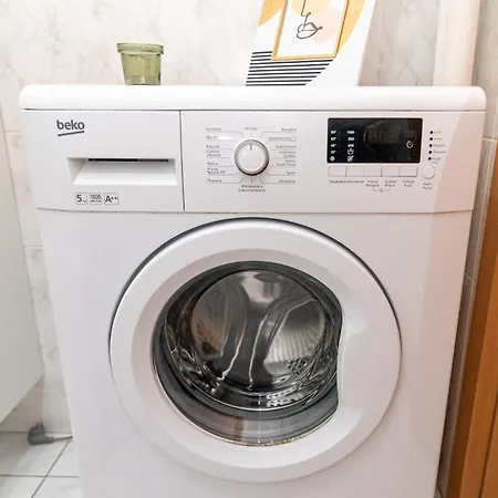 Regem Nowogrodzka وارسو