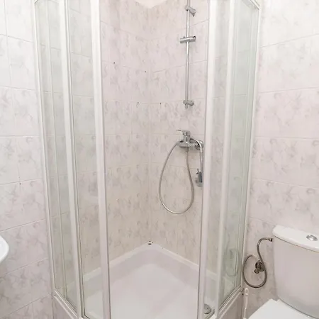 Regem Nowogrodzka * وارسو