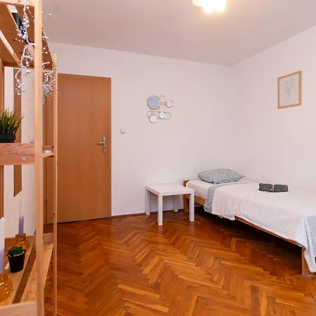 Regem Nowogrodzka Warsaw